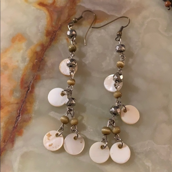💚5/$25 shell & beads long boho duster earrings - Picture 1 of 3